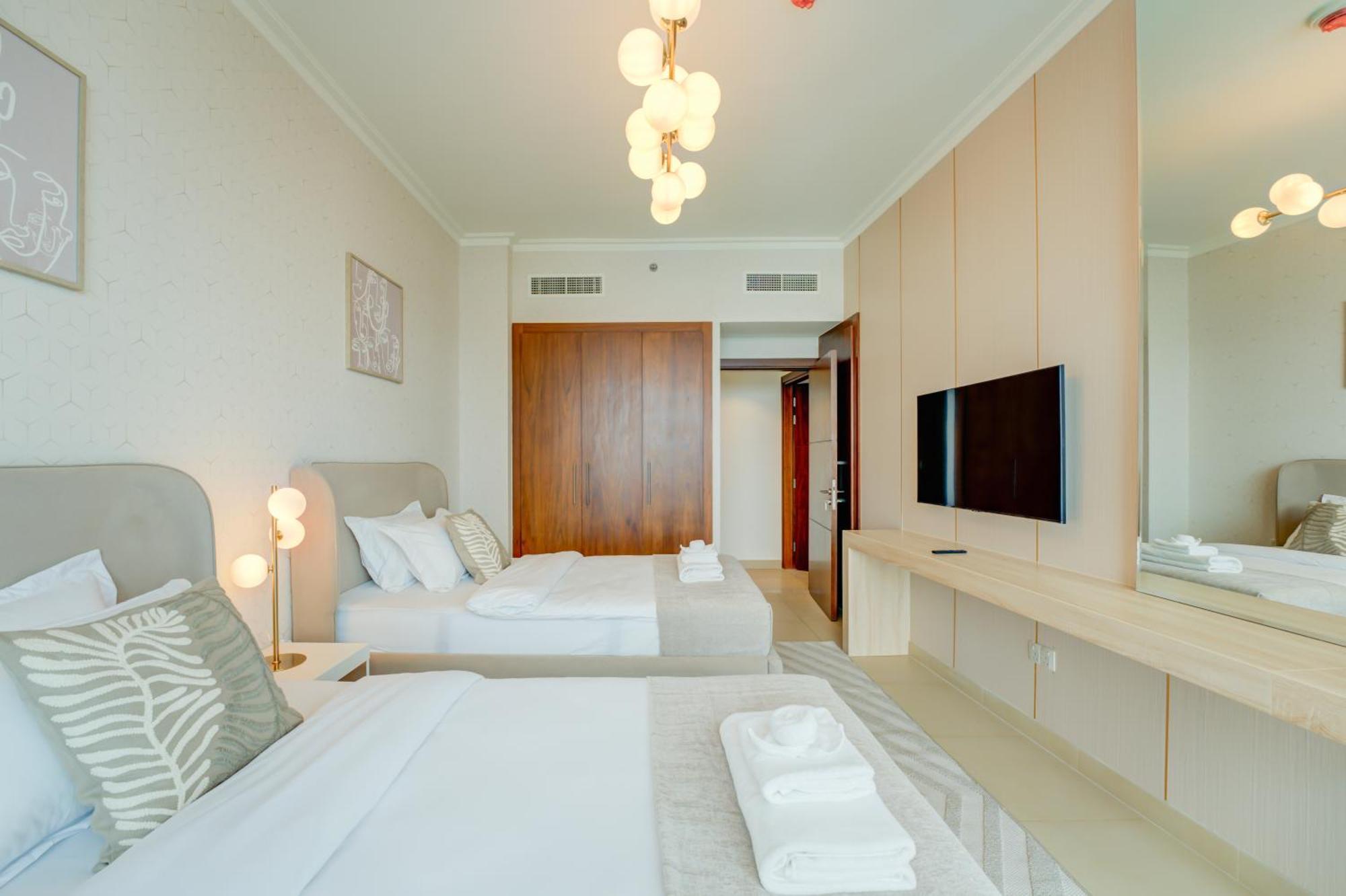 Apartment Executive Luxury At Its Finest With Views Of Burj Khalifa Dubai