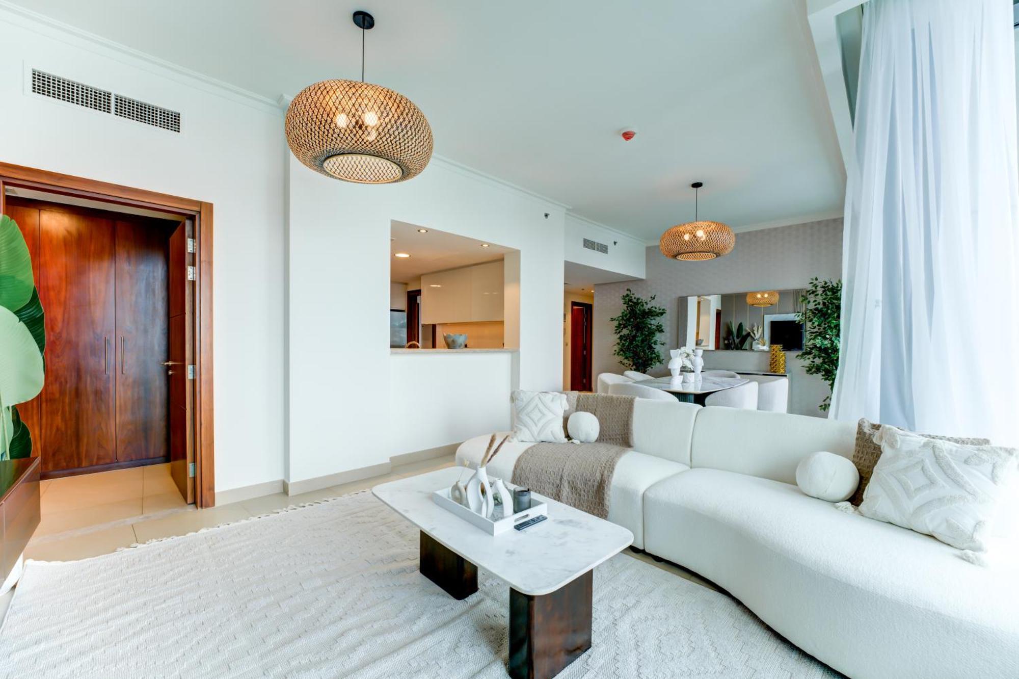 Executive Luxury At Its Finest With Views Of Burj Khalifa Apartment Dubai