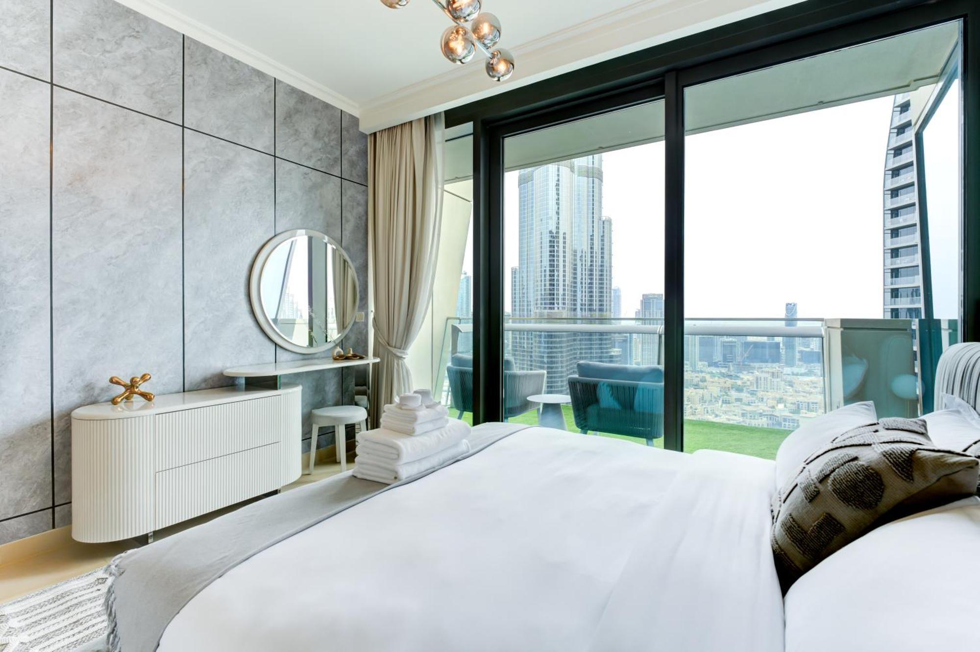 Executive Luxury At Its Finest With Views Of Burj Khalifa Dubai