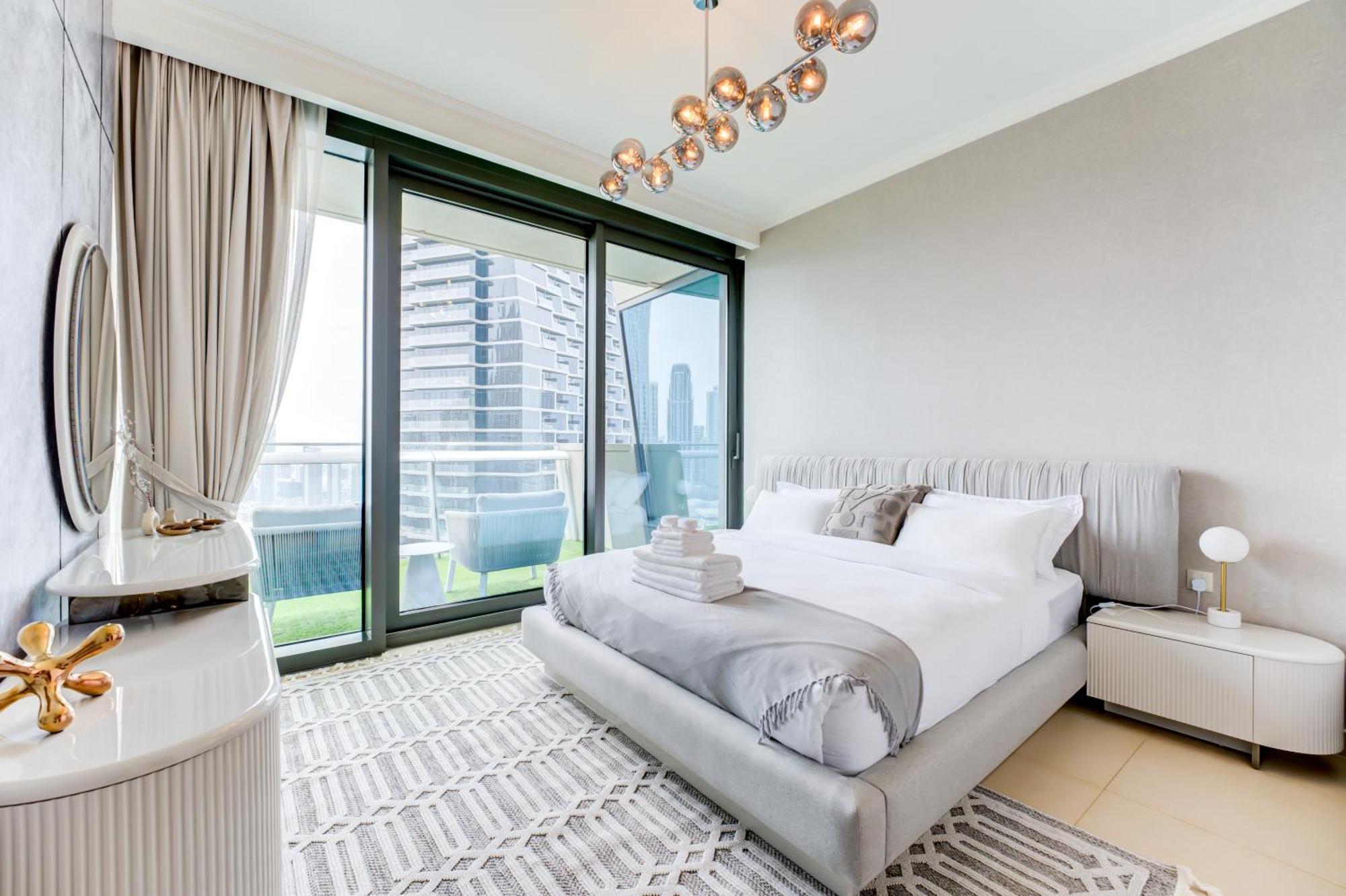 Executive Luxury At Its Finest With Views Of Burj Khalifa Apartment Dubai